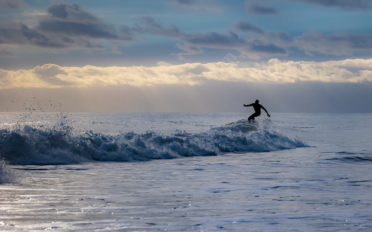Surfing in Varkala (Kerala)